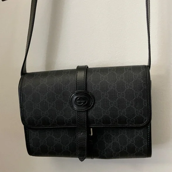 Gucci Black Shoulder Bag - Picture 1 of 13